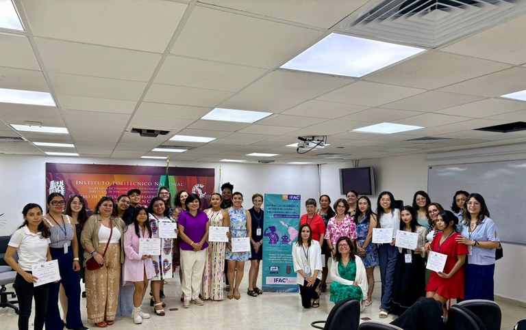 Photograph_2.jpg Photograph_2.jpg